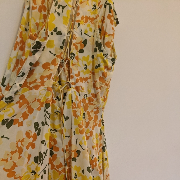 Urban outfitters yellow sundress - Picture 4 of 7